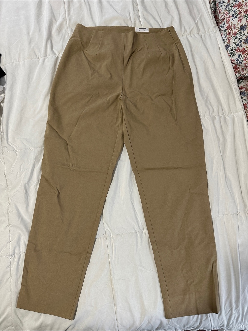 Time and Tru Women's Tan Straight-Leg Capris